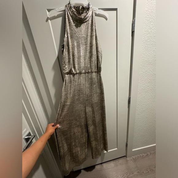 A beautiful Jumpsuit Gold&Blackish Color. Used only once. - Picture 6 of 7